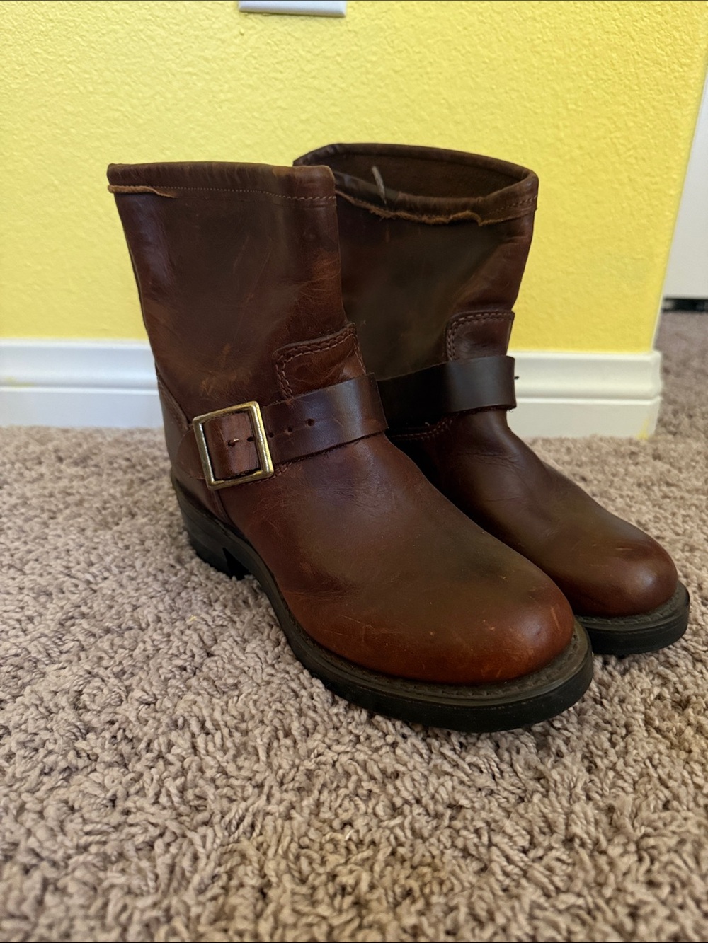 FRYE Vicky Engineer Boots Smooth Brown Leather Moto Booties women’s 5